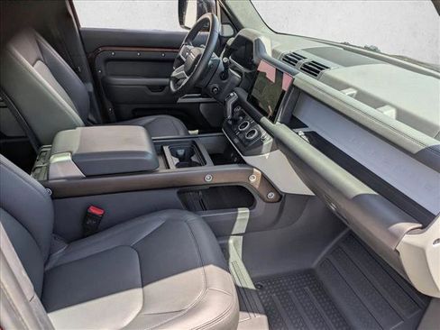 Used 2023 Land Rover Defender 130 First Edition AWD/4WD image 23