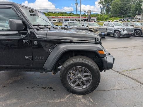 Used 2024 Jeep Wrangler Sport AWD/4WD image 10