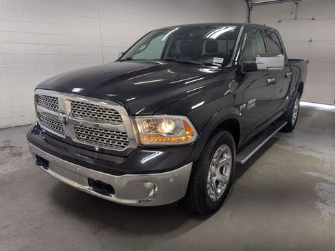 Used 2018 RAM 1500 Laramie w/ Convenience Group AWD/4WD image 11