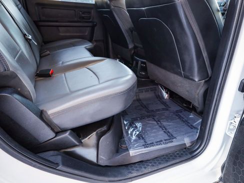 Used 2022 RAM 2500 Tradesman w/ Chrome Appearance Group image 28