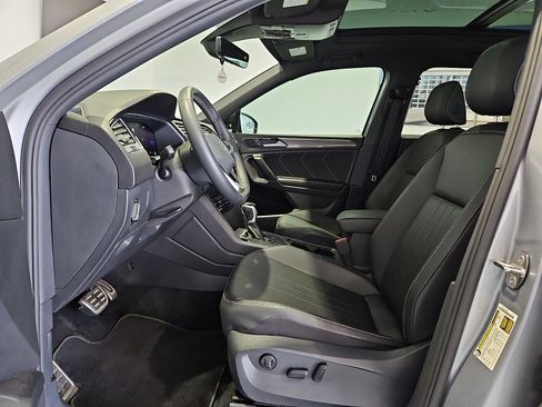 Certified 2023 Volkswagen Tiguan SE R-Line FWD image 11