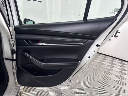 Used 2025 MAZDA MAZDA3 s image 26