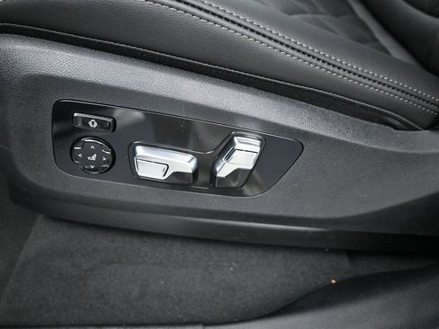 New 2026 BMW X5 M60i image 14