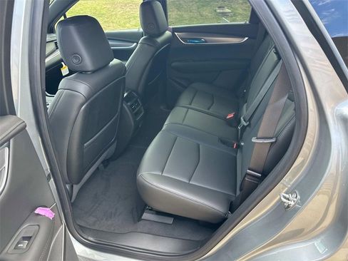 New 2025 Cadillac XT5 Luxury image 16
