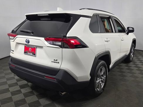 Used 2023 Toyota RAV4 LE AWD/4WD image 8