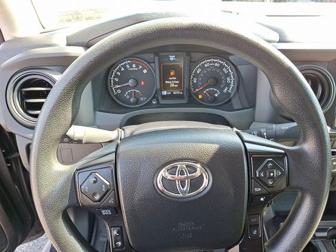 Used 2022 Toyota Tacoma SR image 17