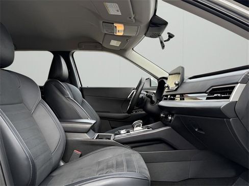 Used 2024 Mitsubishi Outlander SE image 13