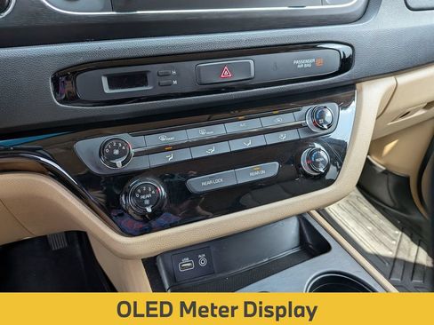 Used 2017 Kia Sedona LX w/ LX Essentials Premium Package FWD image 22