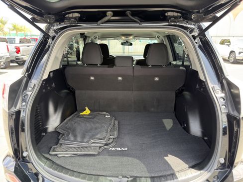 Used 2017 Toyota RAV4 LE w/ Carpet Mat Package AWD/4WD image 15