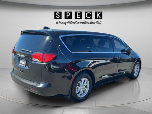 Used 2020 Chrysler Voyager LX FWD image 5