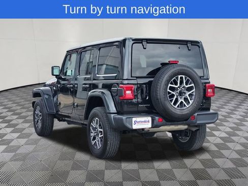 Used 2025 Jeep Wrangler Unlimited Sahara AWD/4WD image 3