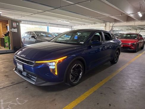 Certified 2025 Kia K4 EX image 2