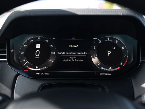 Used 2025 Land Rover Range Rover Long Wheelbase SE image 19