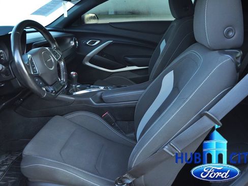Used 2020 Chevrolet Camaro LT RWD image 10