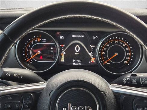 Used 2018 Jeep Wrangler Unlimited Sahara AWD/4WD image 13