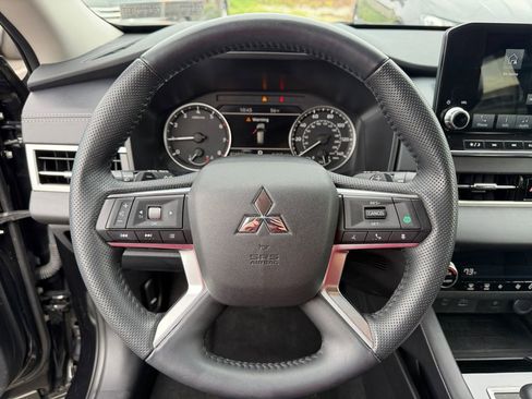 Used 2024 Mitsubishi Outlander SE AWD/4WD image 15