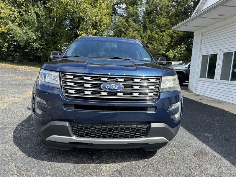 Used 2016 Ford Explorer XLT w/ Equipment Group 202A AWD/4WD image 9