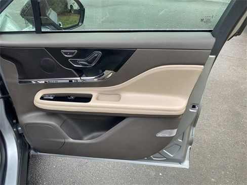 Used 2023 Lincoln Corsair FWD image 37