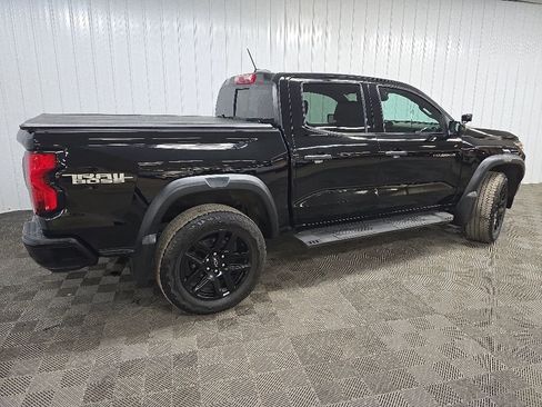 Used 2023 Chevrolet Colorado Trail Boss w/ Technology Package AWD/4WD image 3