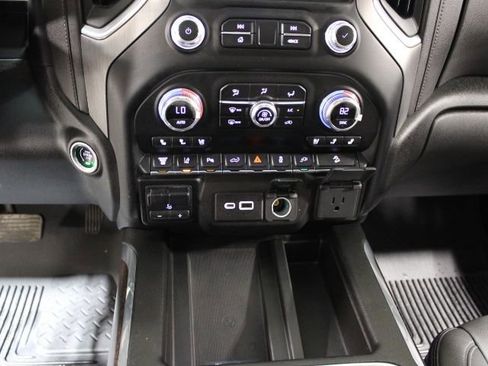 Certified 2022 GMC Sierra 3500 Denali image 35