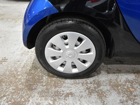 Used 2016 smart fortwo pure RWD image 33