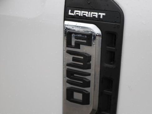 Used 2024 Ford F350 Lariat w/ Chrome Package image 9