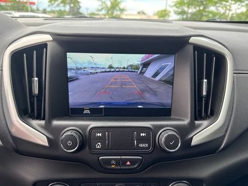 Used 2022 GMC Terrain SLT AWD/4WD image 16