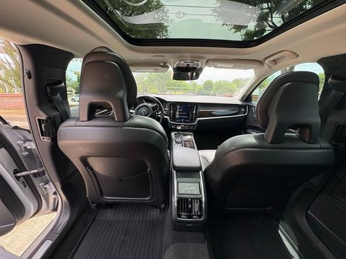 Used 2018 Volvo S90 T5 Momentum w/ Convenience Package image 14