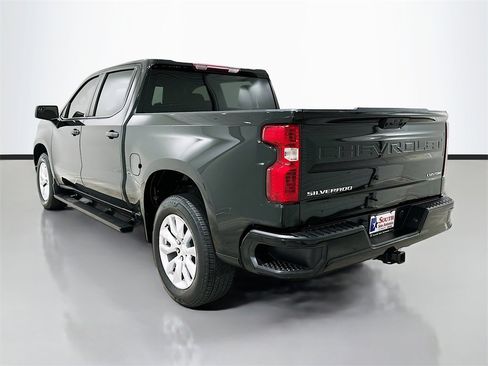 Used 2023 Chevrolet Silverado 1500 Custom image 5