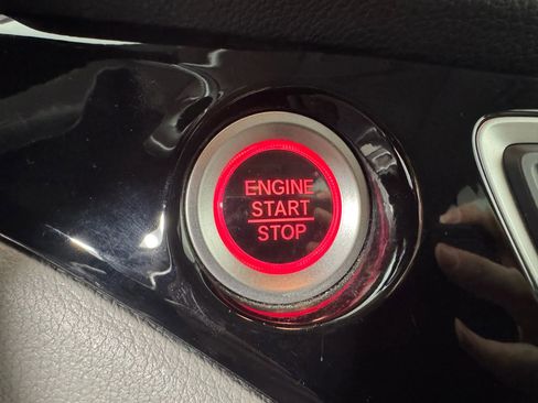 Used 2021 Honda Pilot Touring image 17