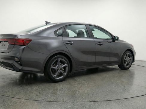 Used 2025 Kia K4 LXS image 9