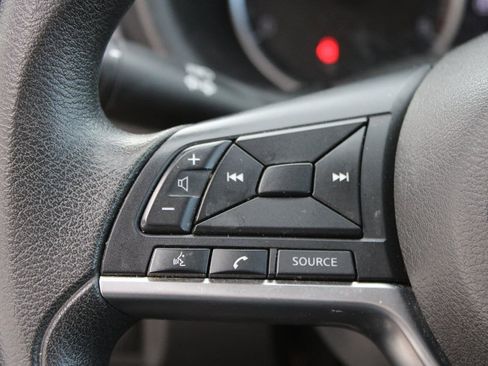 Used 2021 Nissan Kicks S image 10