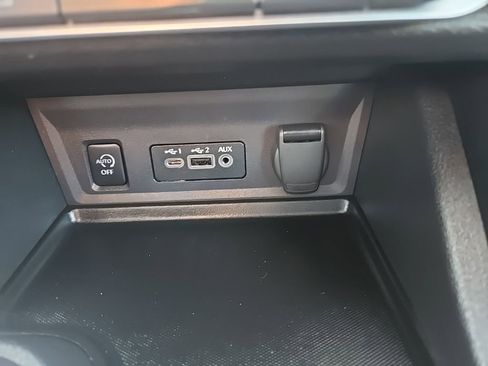 Used 2024 Nissan Sentra SR w/ SR Premium Package image 19