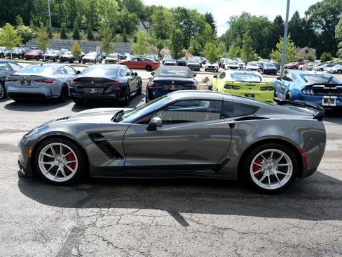 Used 2015 Chevrolet Corvette Z06 w/ Z07 Performance Package image 8