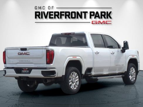 Used 2022 GMC Sierra 3500 Denali AWD/4WD image 3