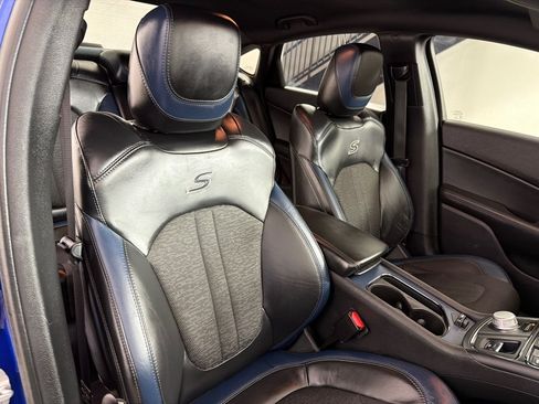 Used 2015 Chrysler 200 S w/ Navigation & Sound Group I FWD image 24