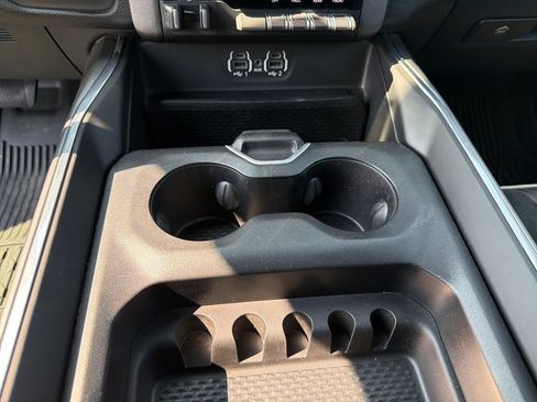 Used 2022 RAM 1500 Laramie w/ Sport Appearance Package AWD/4WD image 29