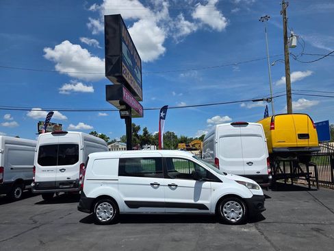 Used 2017 Ford Transit Connect XL FWD image 3