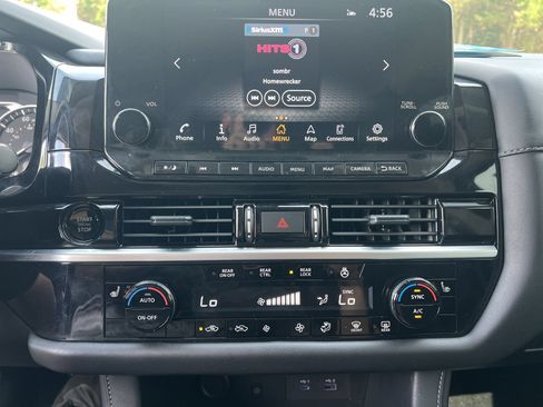 Used 2025 Nissan Pathfinder SL w/ Cargo Package AWD/4WD image 4