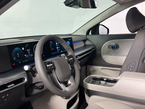 Used 2026 Hyundai Ioniq 9 SEL image 18