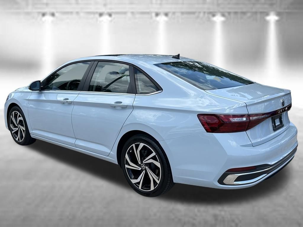 Certified 2025 Volkswagen Jetta SEL FWD image 6