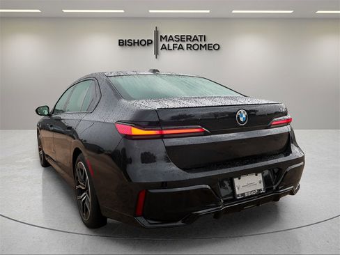 Used 2025 BMW 740i 740i w/ Premium Package image 5