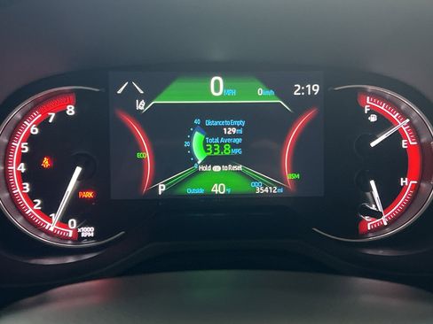 Used 2023 Toyota RAV4 XLE Premium image 28