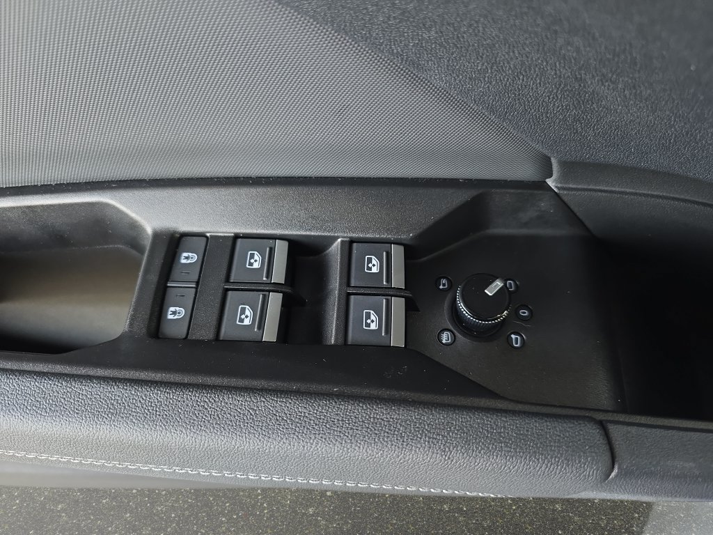 Used 2024 Audi Q4 e-tron Premium Plus w/ Premium Plus AWD/4WD image 30