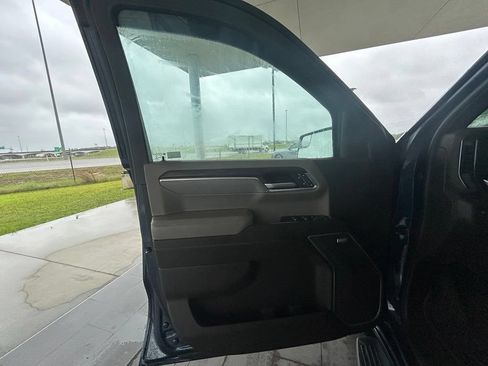 Used 2023 GMC Sierra 1500 SLT w/ SLT Premium Package AWD/4WD image 12