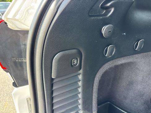 Used 2019 Jeep Grand Cherokee Altitude AWD/4WD image 15
