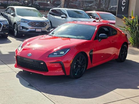 Used 2024 Toyota GR86 Premium image 7