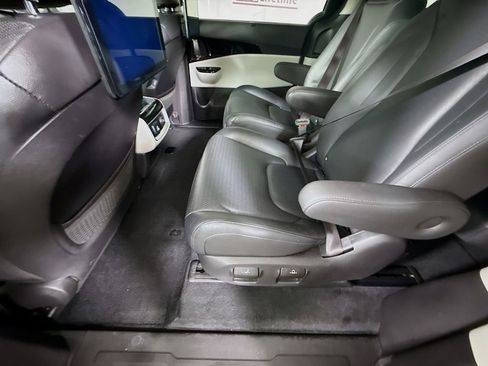Used 2022 Kia Carnival SX Prestige FWD image 30