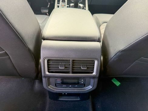 Used 2024 Volkswagen Atlas SE AWD/4WD image 24