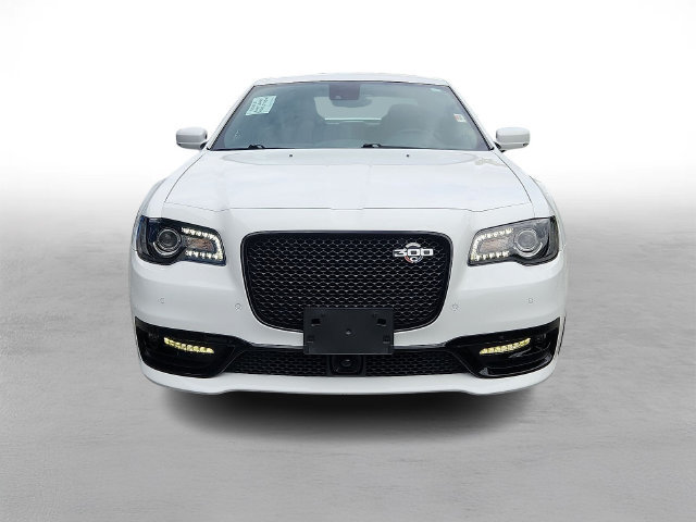 Used 2023 Chrysler 300 C RWD image 2